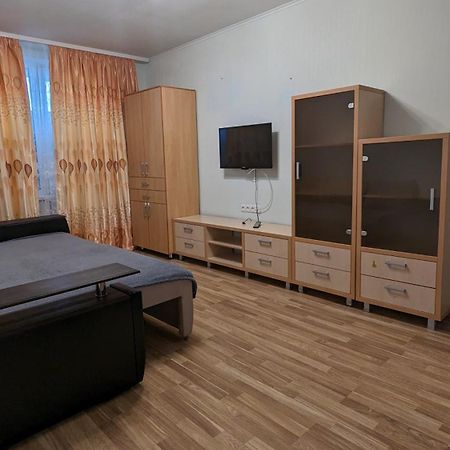 Уютно И По Домашнему Комфортно Студенческая 2К Кв Зубенко 19 哈尔科夫 外观 照片